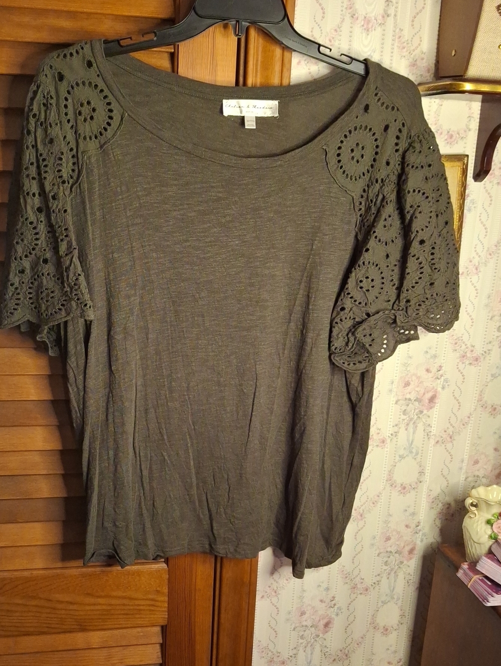 Chelsea & Theodore Olive Eyelet Lace Short Sleeve Top 3X Preloved